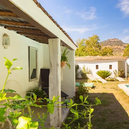 Cubo's La Cimada 5 Pax Bed&breakfast Pensjonat